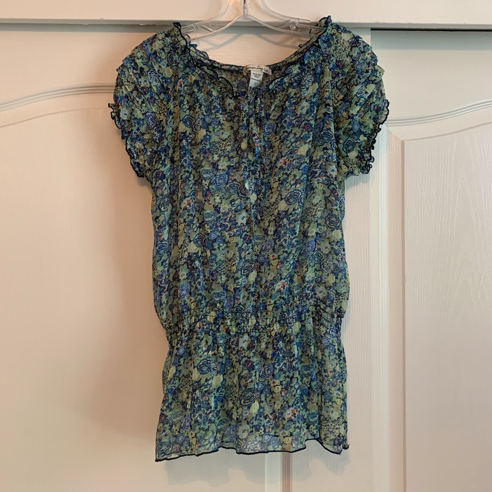 *DONATING 5/18* American Rag Top